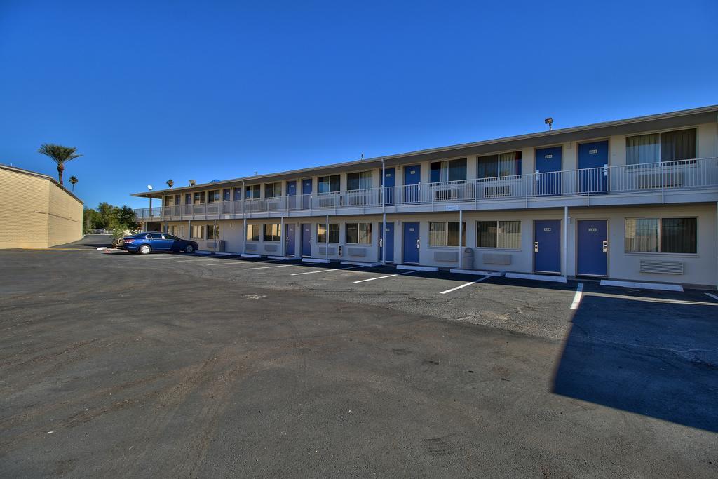 Motel 6-Youngtown, Az - Phoenix - Sun City Eksteriør bilde