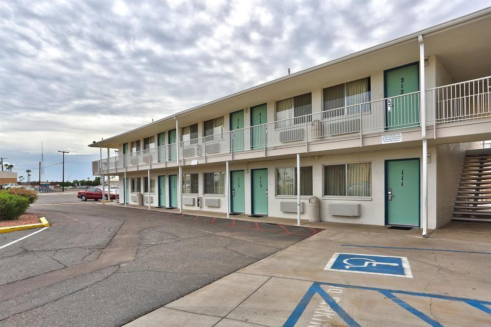 Motel 6-Youngtown, Az - Phoenix - Sun City Eksteriør bilde