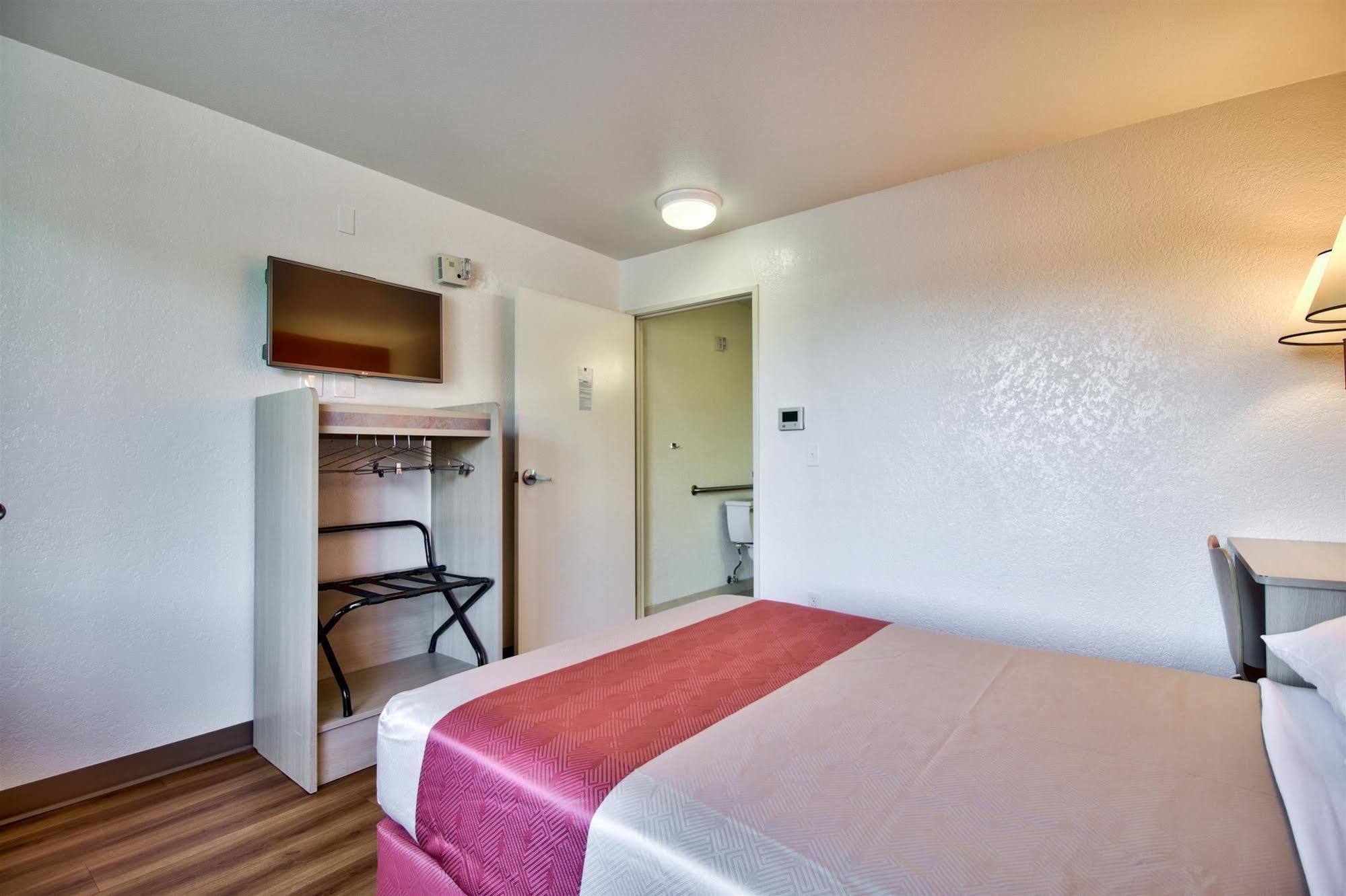 Motel 6-Youngtown, Az - Phoenix - Sun City Eksteriør bilde