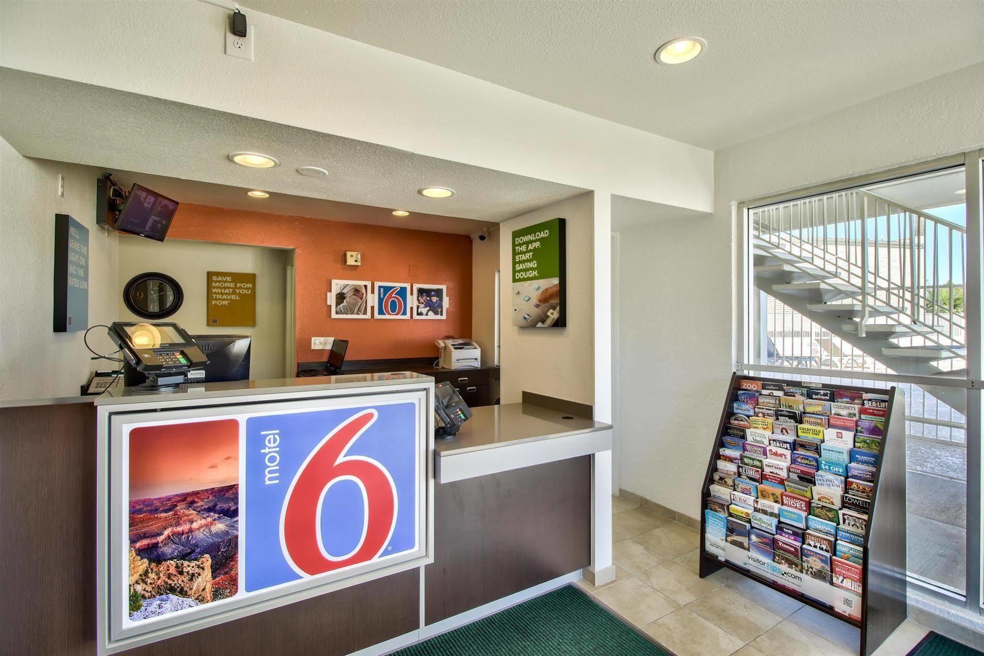 Motel 6-Youngtown, Az - Phoenix - Sun City Eksteriør bilde