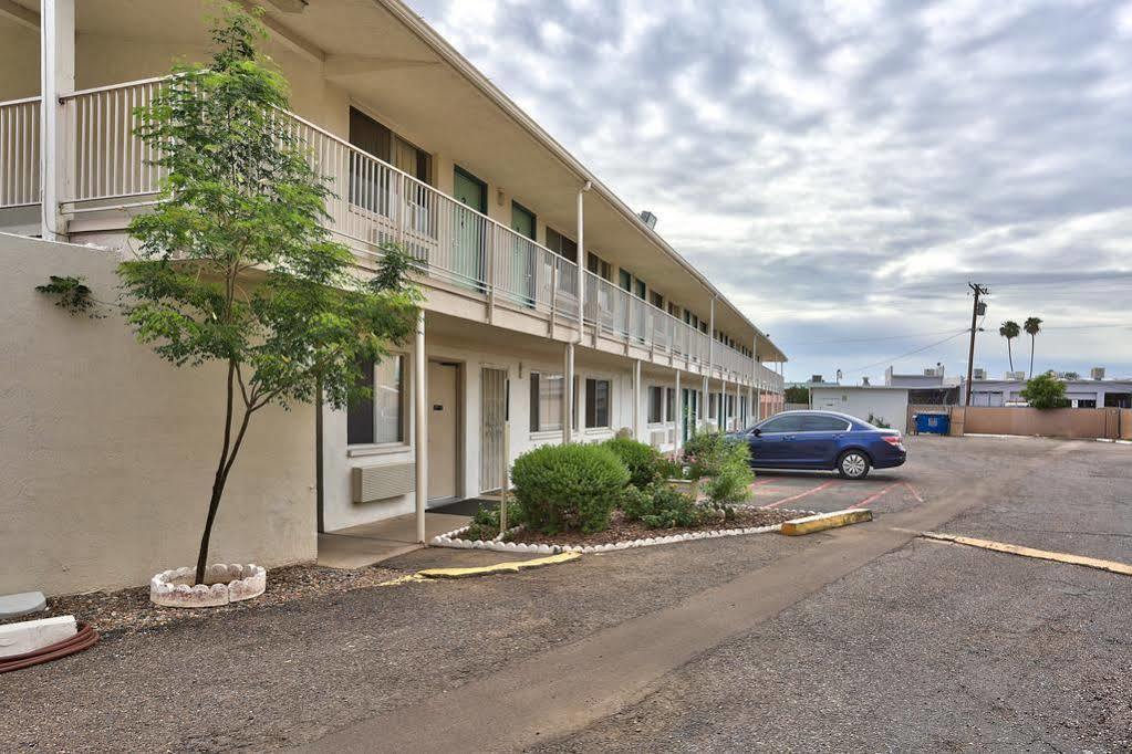 Motel 6-Youngtown, Az - Phoenix - Sun City Eksteriør bilde