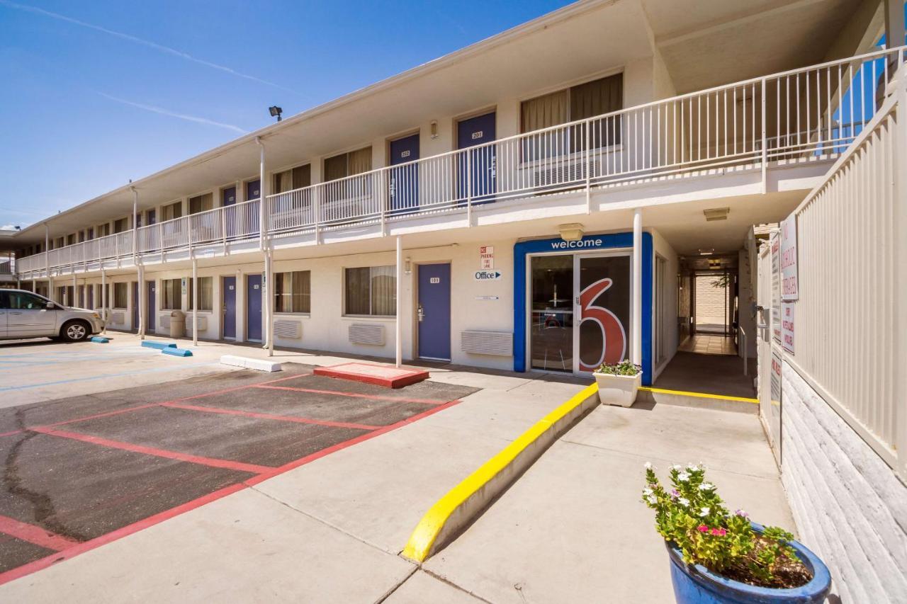 Motel 6-Youngtown, Az - Phoenix - Sun City Eksteriør bilde